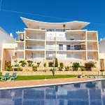 アパート Homes Ocean View With 3 Spacious Terraces, 2 Swimming Pools & Tennis Court アルブフェイラ
