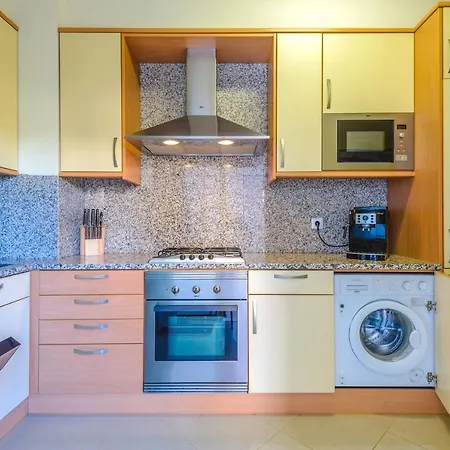 Homes Ocean View With 3 Spacious Terraces, 2 Swimming Pools & Tennis Court דירה אלבופיירה
