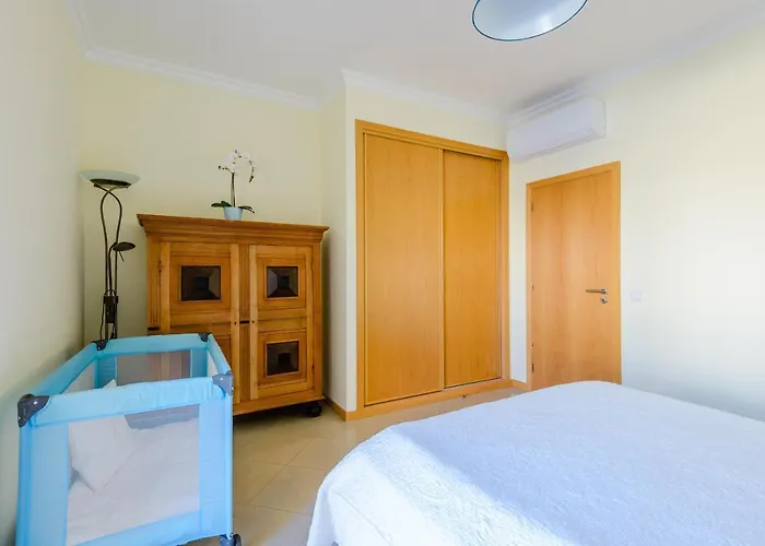 Homes Ocean View With 3 Spacious Terraces, 2 Swimming Pools & Tennis Court אלבופיירה