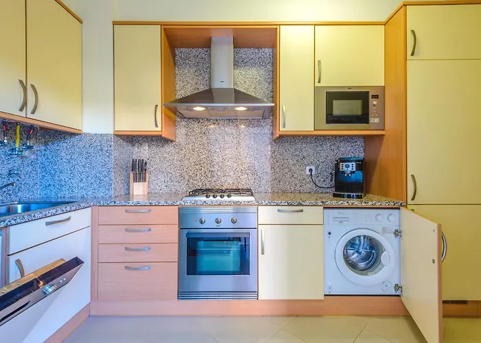 Homes Ocean View With 3 Spacious Terraces, 2 Swimming Pools & Tennis Court شقة البوفيرا