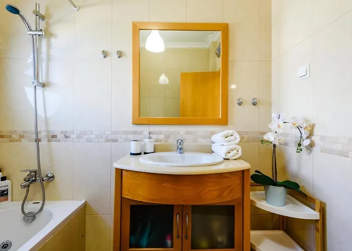 Homes Ocean View With 3 Spacious Terraces, 2 Swimming Pools & Tennis Court דירה